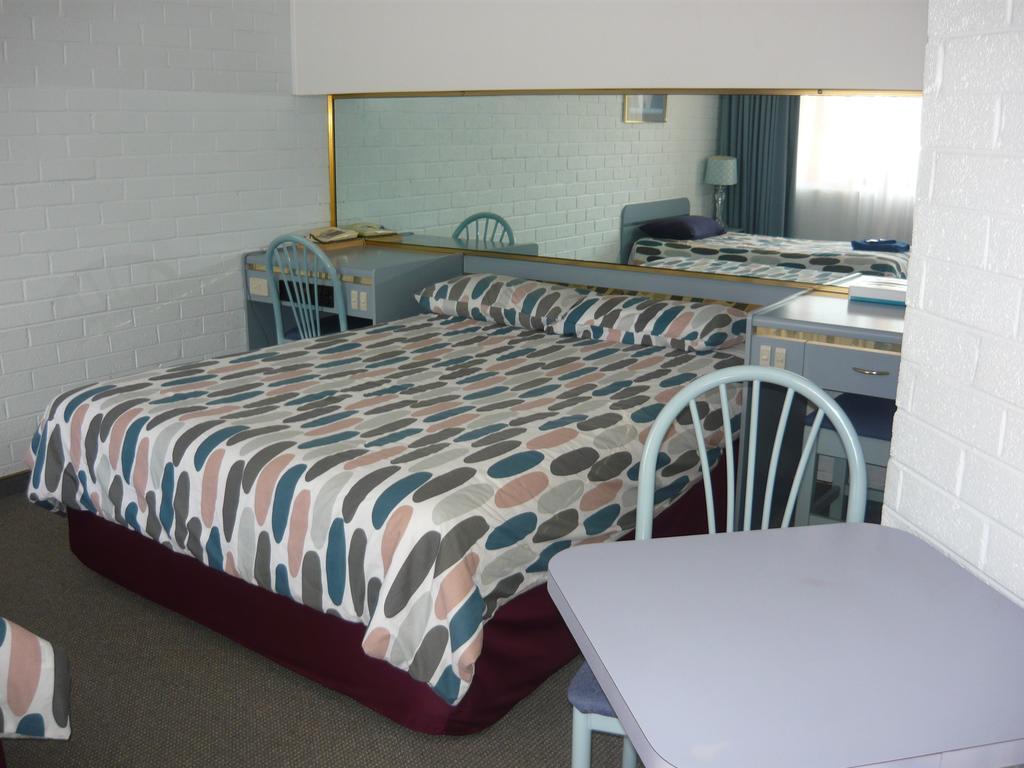 Bridge Motel Бейтманс Бей Екстериор снимка