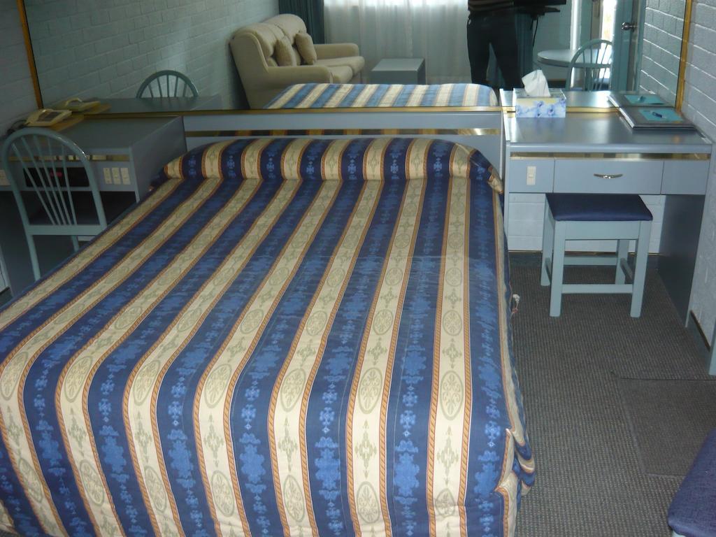 Bridge Motel Бейтманс Бей Стая снимка